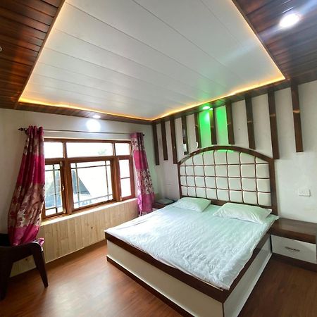 Sheen Homestay グルマルグ エクステリア 写真