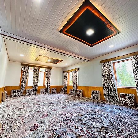 Sheen Homestay グルマルグ エクステリア 写真