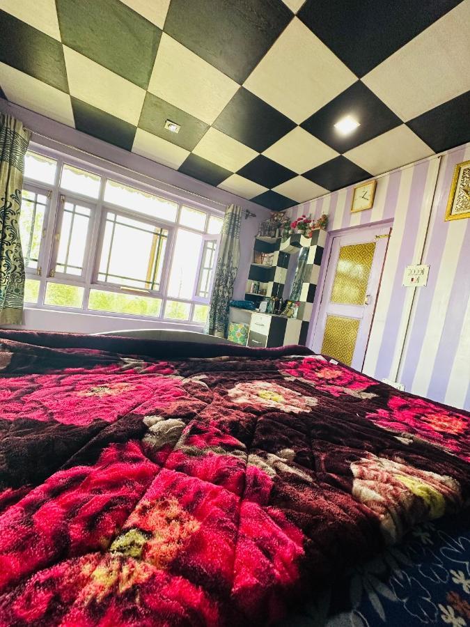Sheen Homestay グルマルグ エクステリア 写真