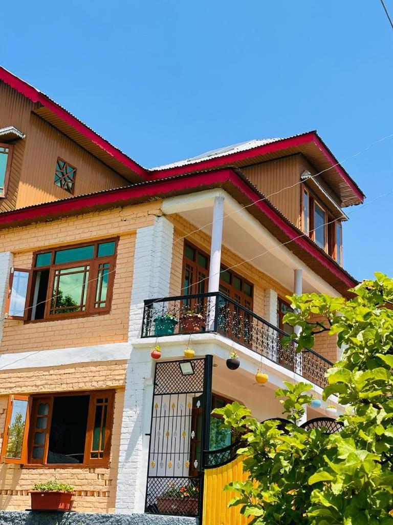 Sheen Homestay グルマルグ エクステリア 写真