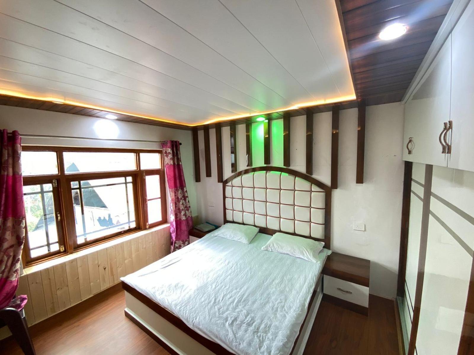 Sheen Homestay グルマルグ エクステリア 写真