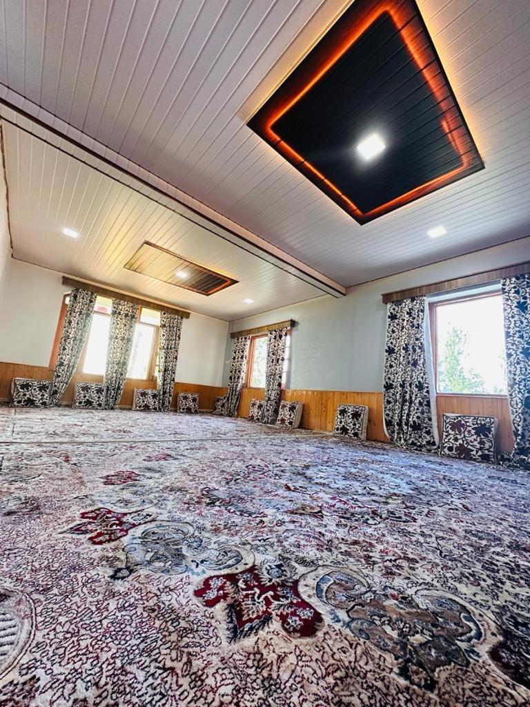 Sheen Homestay グルマルグ エクステリア 写真