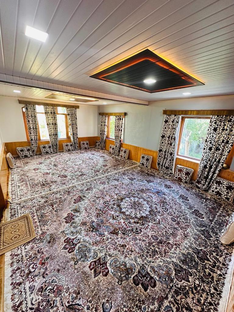 Sheen Homestay グルマルグ エクステリア 写真